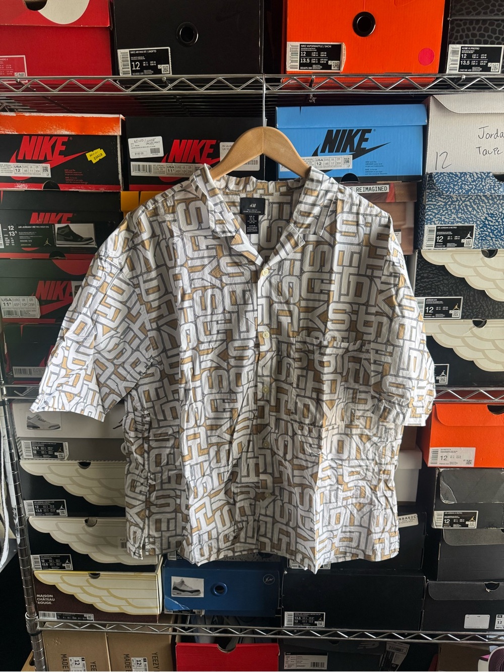 H&M White & Tan Geometric Short Sleeve Button-Down Shirt